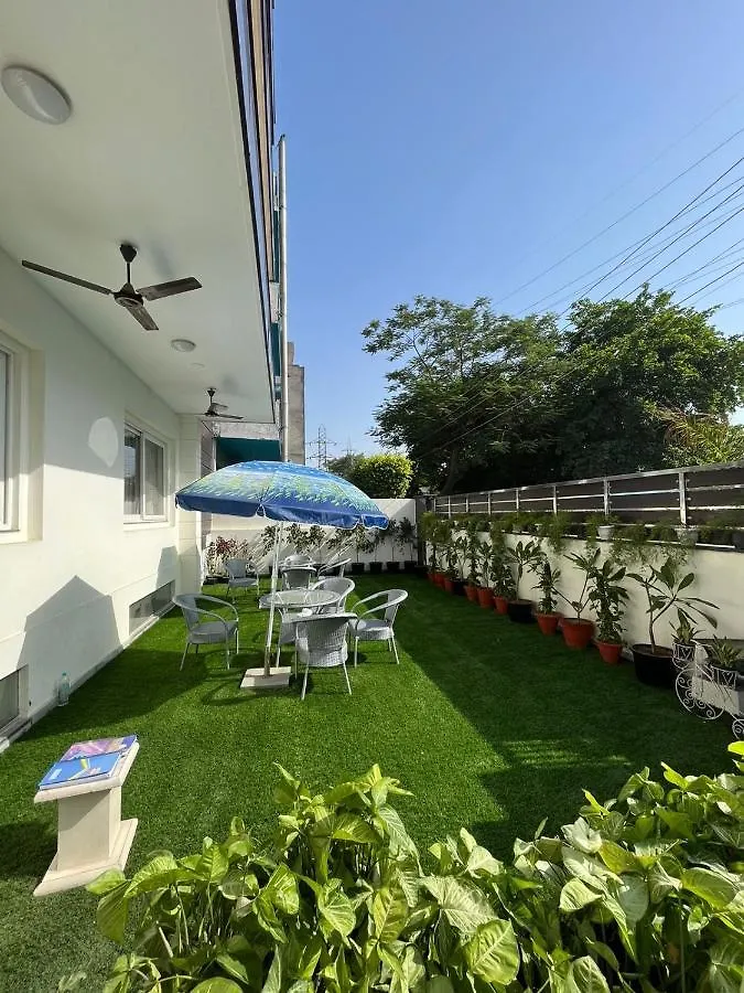 Ahuja Residency City Centre Gurgaon 3*,