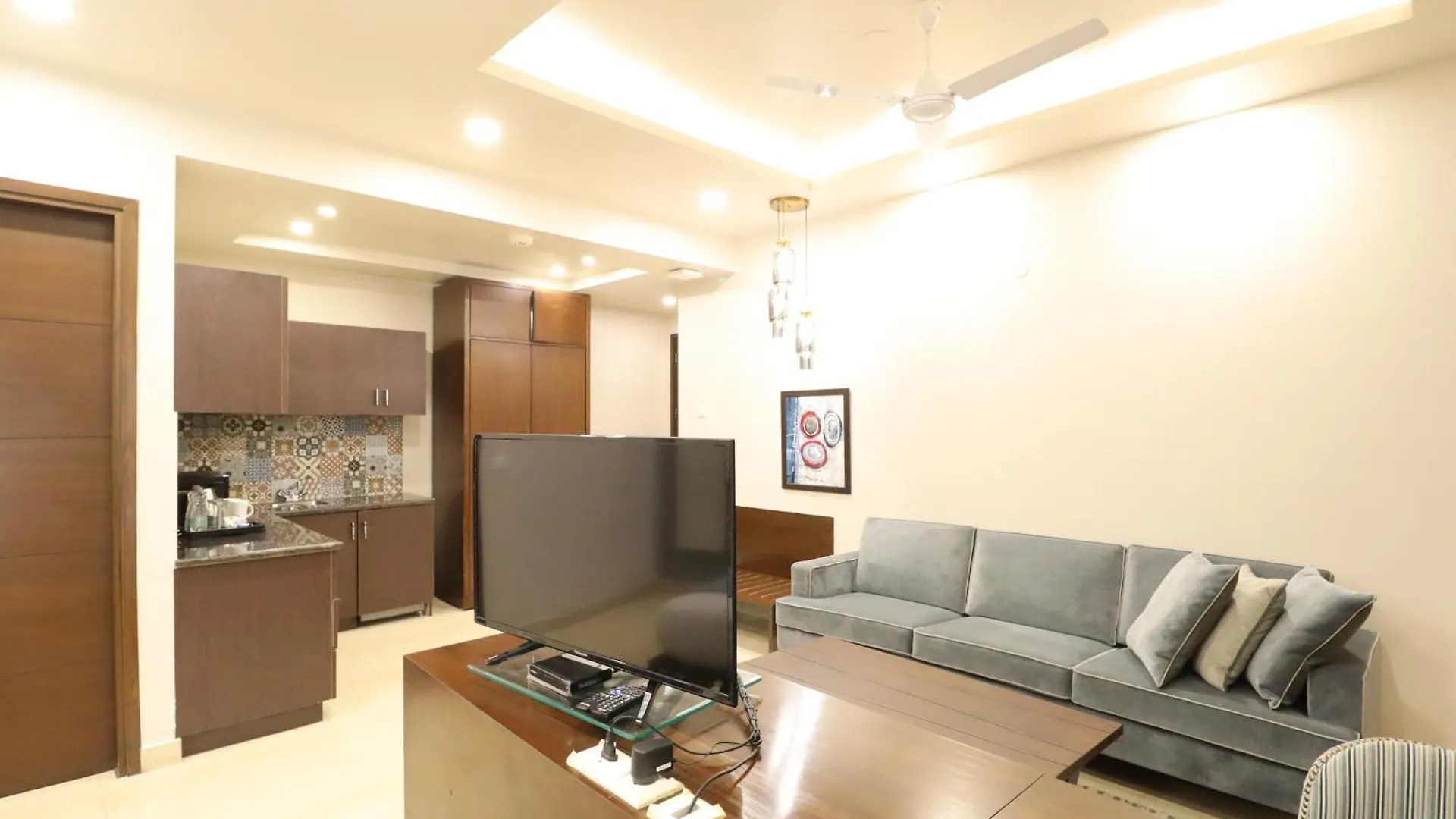 Ahuja Residency City Centre Gurgaon Hotel