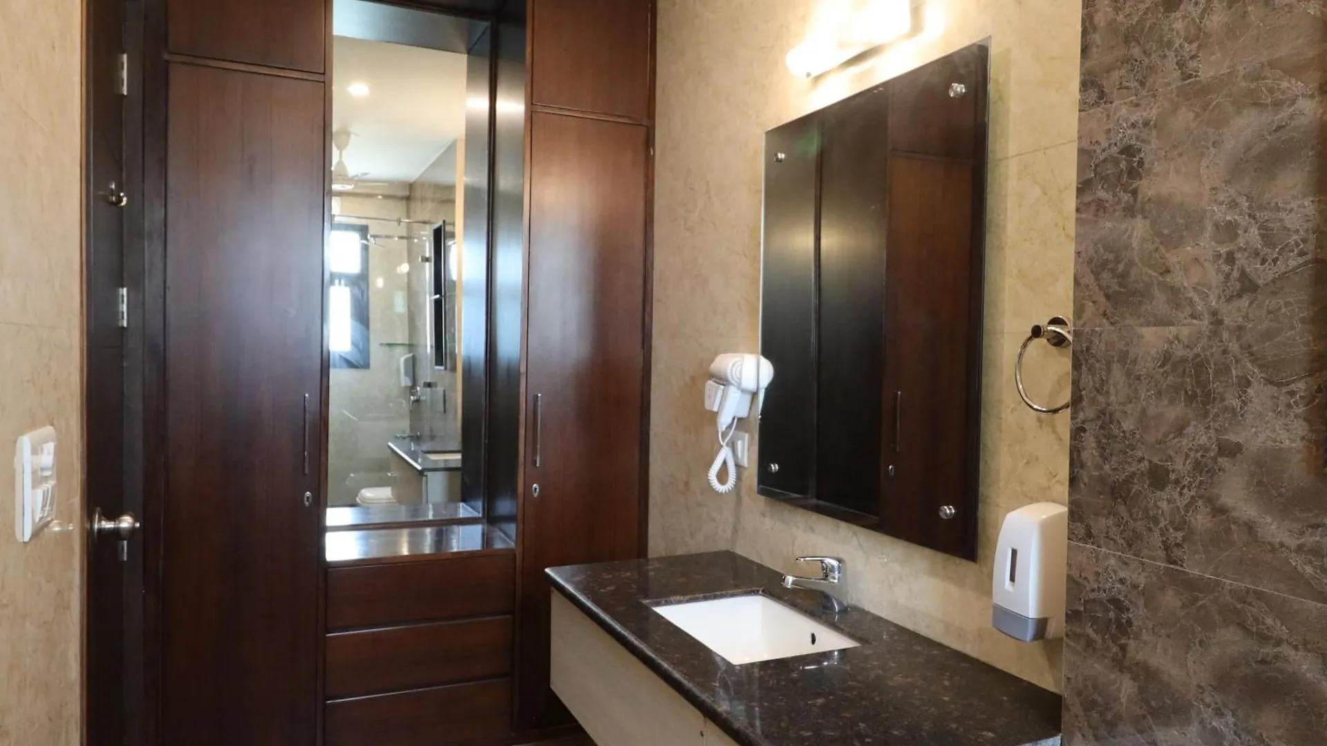 *** Hotel Ahuja Residency City Centre Gurgaon Índia