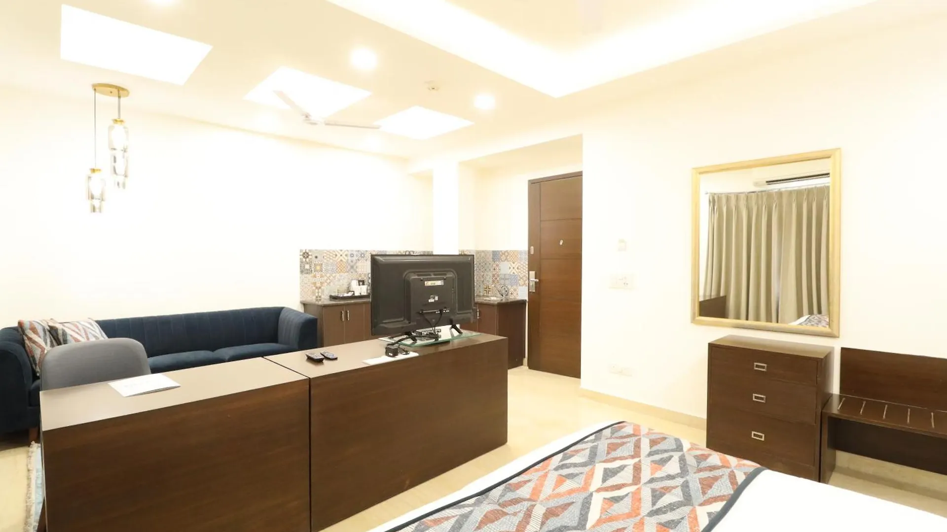 Ahuja Residency City Centre Gurgaon 3*,