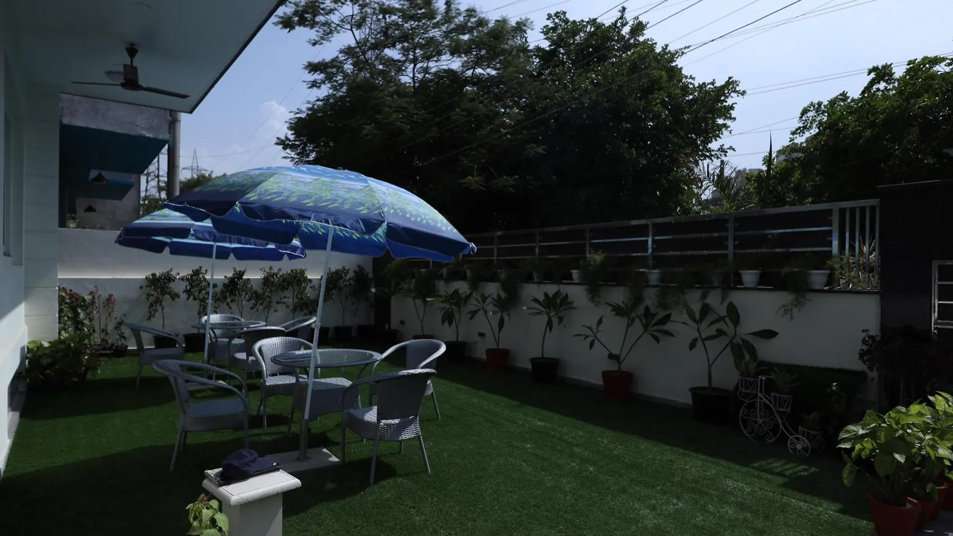 Ahuja Residency City Centre Gurgaon Hotel