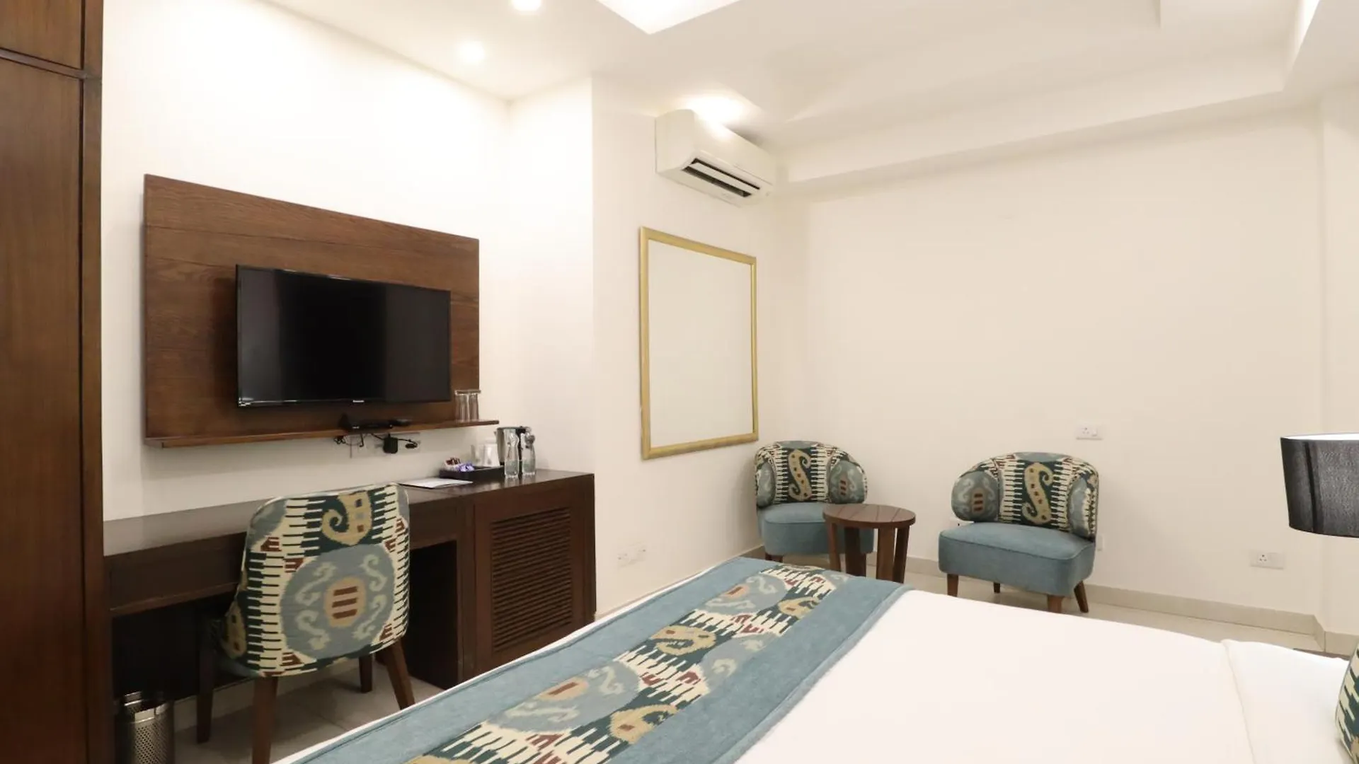 Ahuja Residency City Centre Gurgaon Hotel